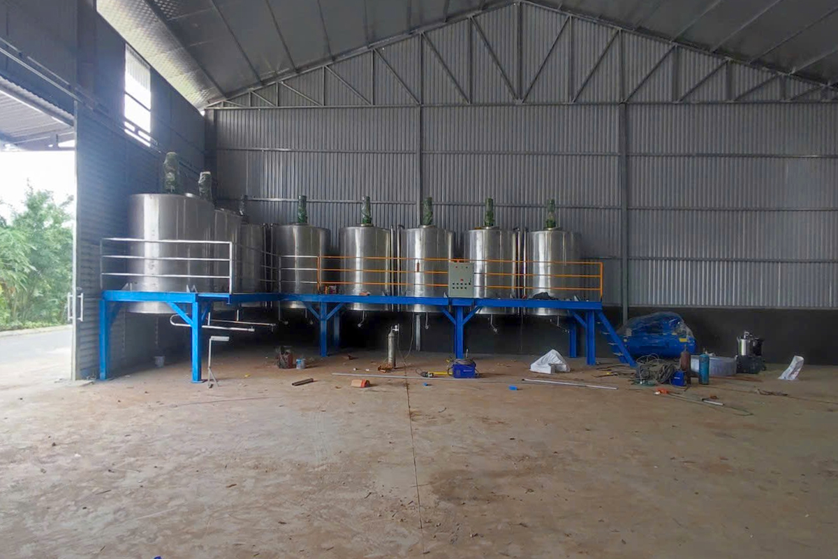 bồn chứa sơn dạng đứng