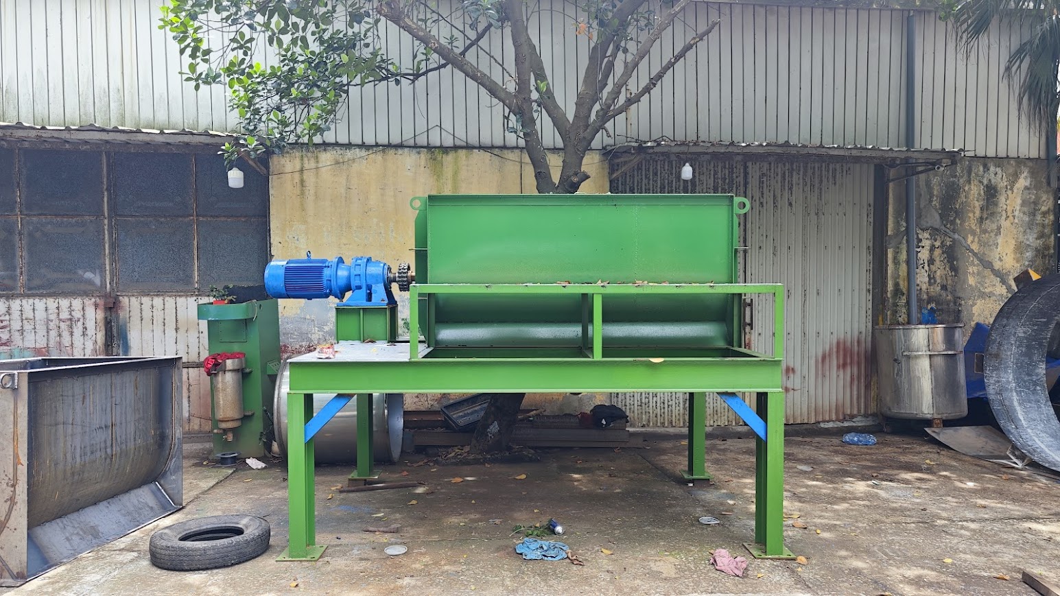 máy trộn keo dán gạch ngang