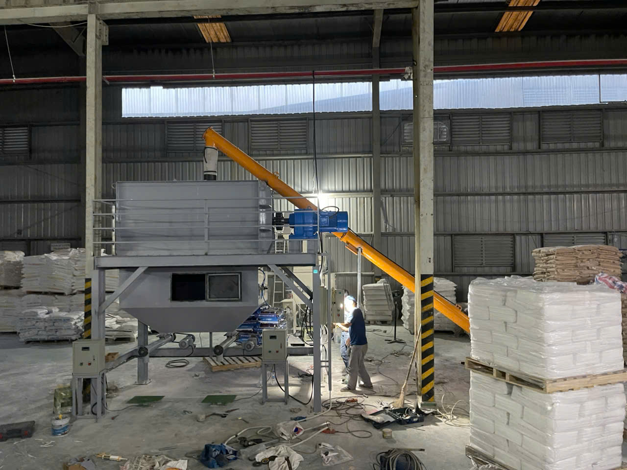 Máy trộn vữa khô và ứng dụng trong sản xuất