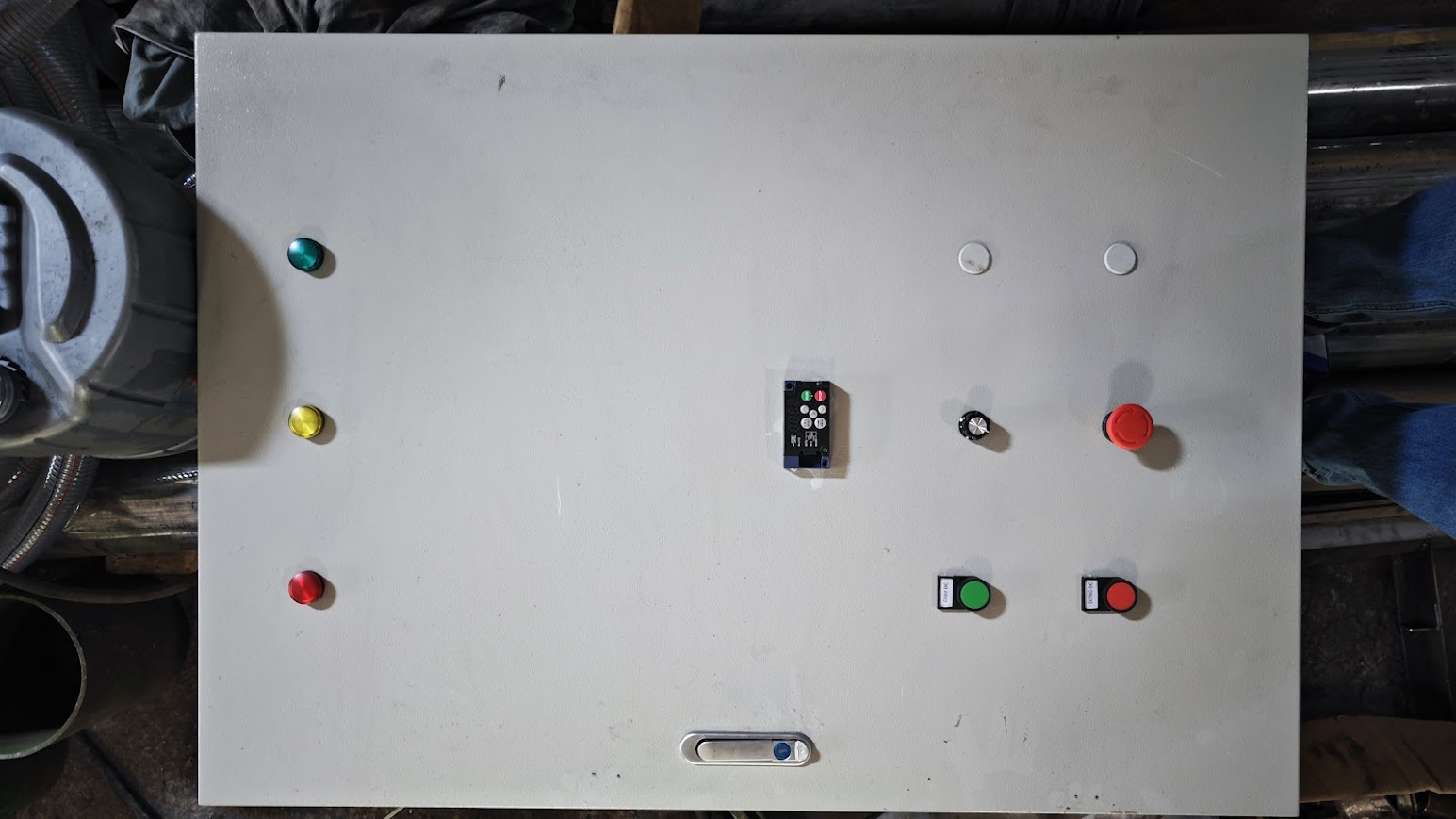 tủ điện máy khuấy trộn hóa chất