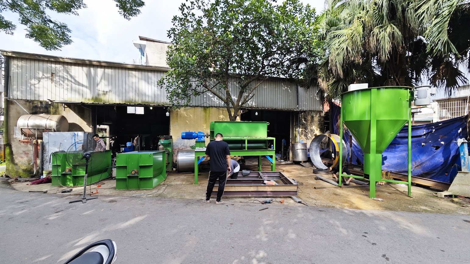 xưởng sản xuất máy trộn bột bả, keo dán gạch