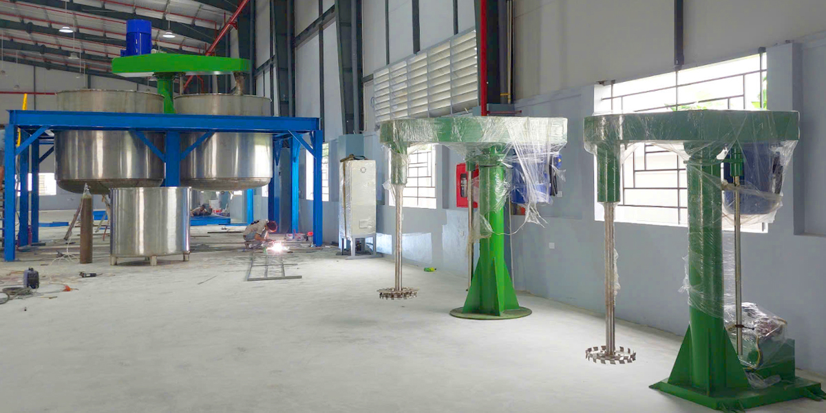 máy khuấy sàn thao tác